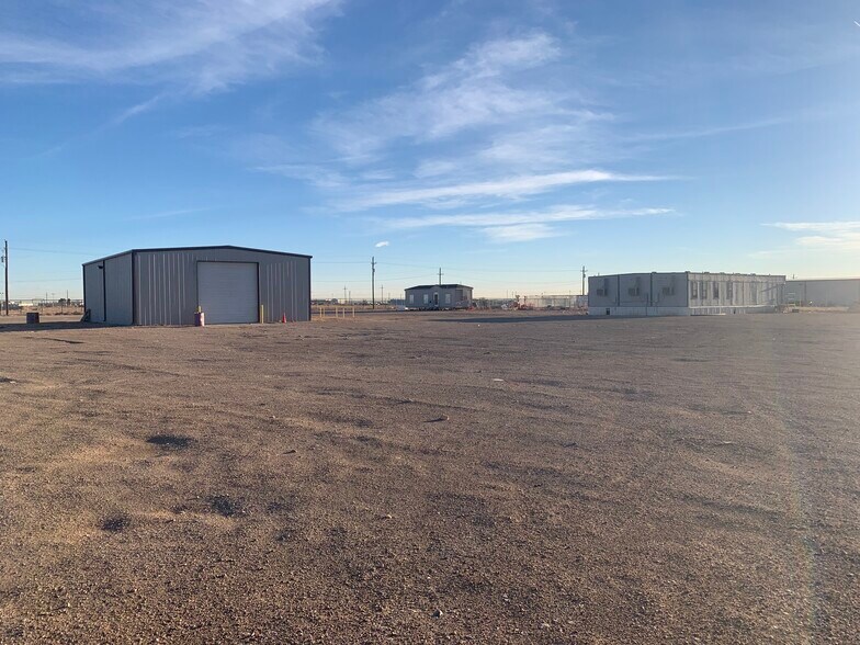 More Photos Of 463 Blackbird Dr, Pecos Industrial For Lease