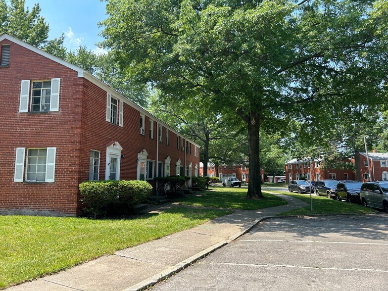 More Photos Of 430 Kenwood Dr, Euclid Apartments For Sale