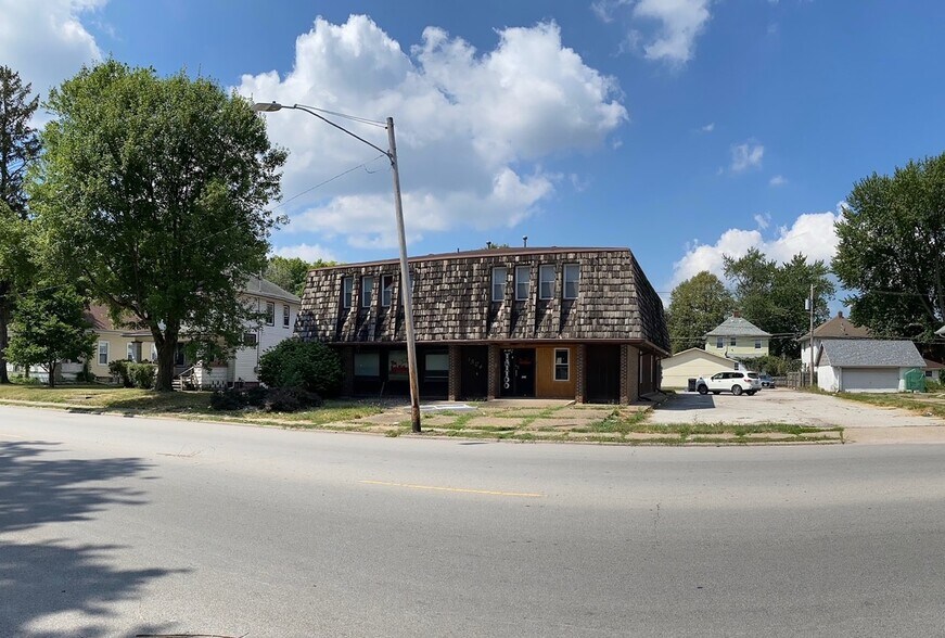 More Photos Of 1524 38th St, Rock Island Office Residential For Sale