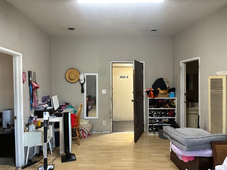 More Photos Of 3014 W Pico Blvd, Los Angeles Storefront Retail Residential For Sale