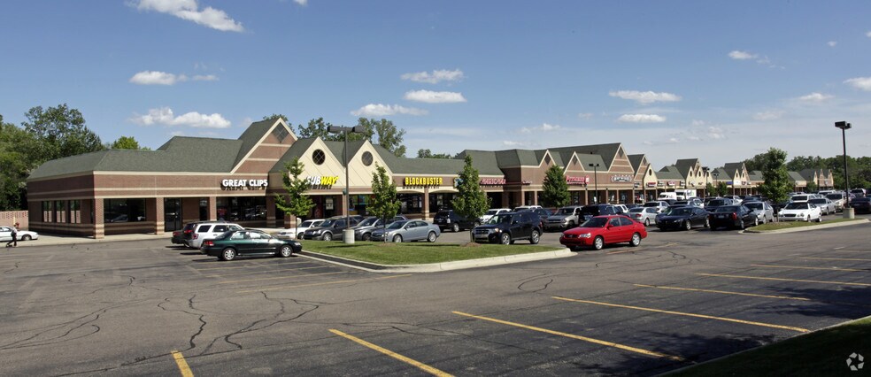 More Photos Of 4295-4395 Orchard Lake Rd, West Bloomfield Storefront For Lease