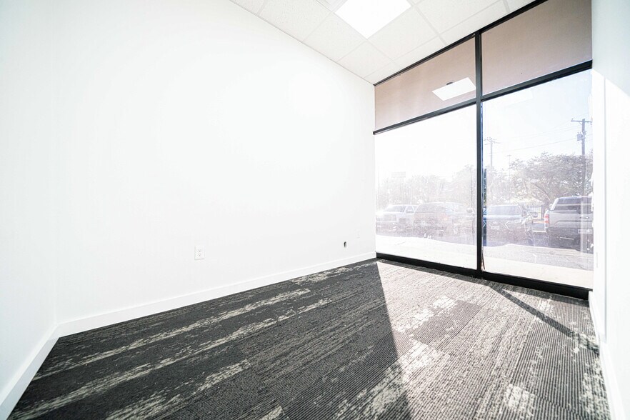 More Photos Of 3606-3622 S Tyler St, Dallas Unknown For Lease