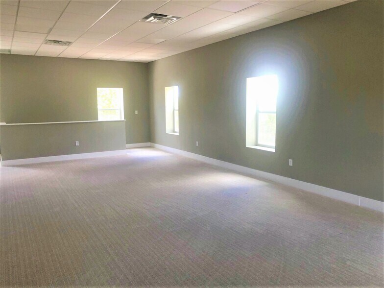 More Photos Of 12475 Trail Driver St, Austin Office For Lease