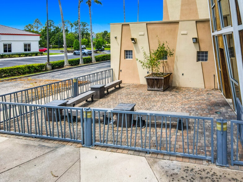 More Photos Of 220 N Williamson Blvd, Ormond Beach Restaurant For Sale