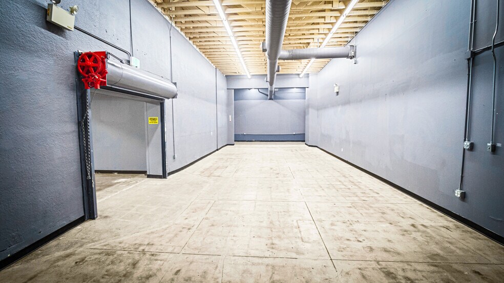 More Photos Of 236-242 Pine Ave, Long Beach Storefront Retail Office For Lease