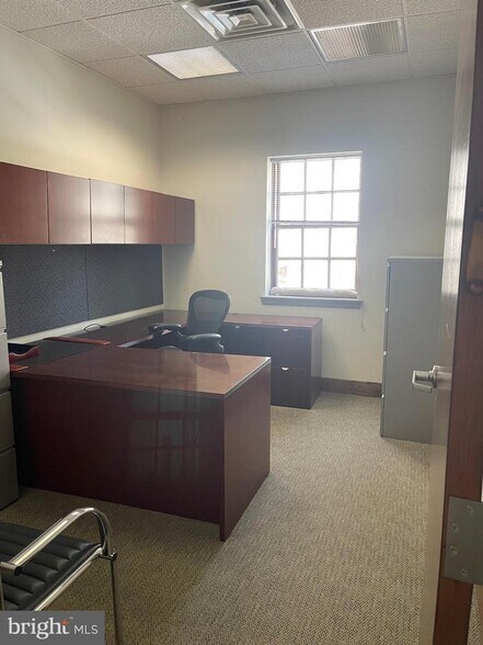 More Photos Of 106 York Rd, Jenkintown Office Residential For Sale
