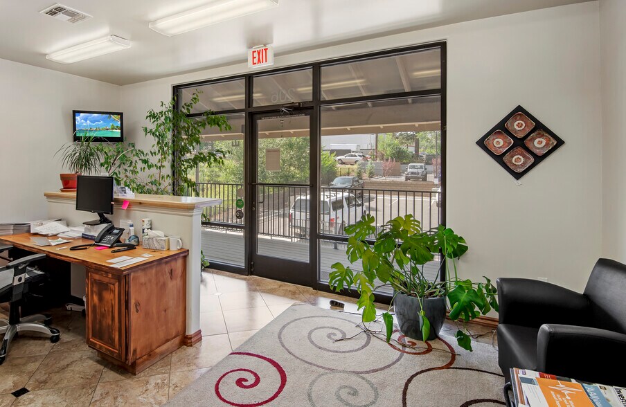 More Photos Of 809 W Riordan Rd, Flagstaff Office Residential For Lease
