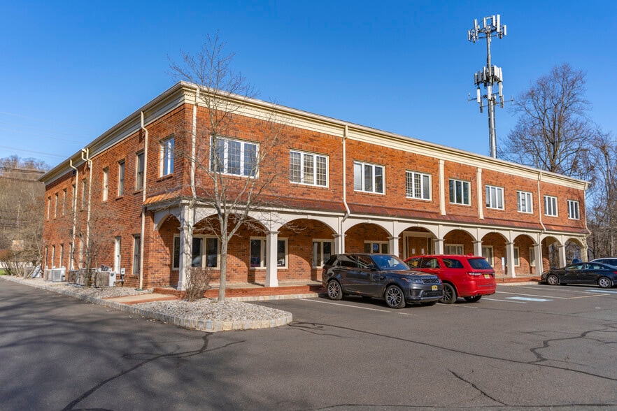 More Photos Of 1952 US-22, Bound Brook Office For Lease