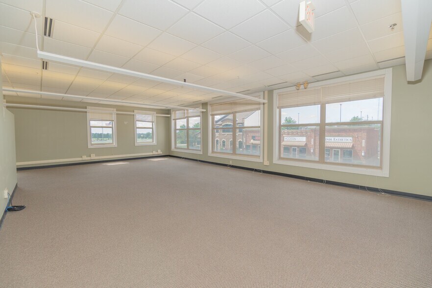 More Photos Of 2142 -2160 W Chesterfield Blvd, Springfield Storefront Retail Office For Lease
