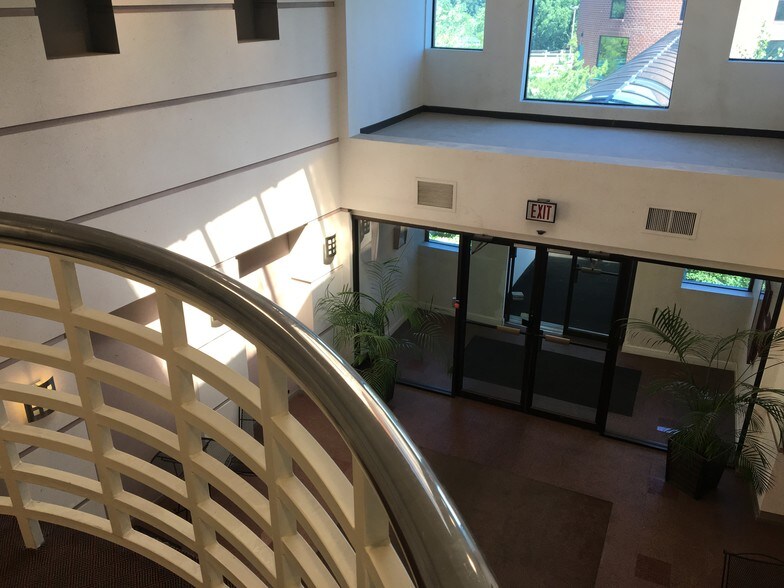 More Photos Of 999 Broadway, Saugus Office For Lease