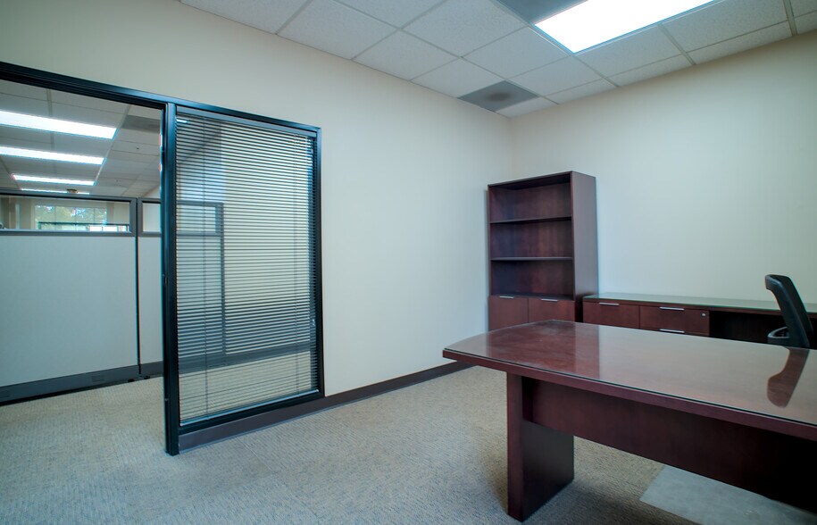 More Photos Of 1611 E 4th St, Santa Ana Loft Creative Space For Lease