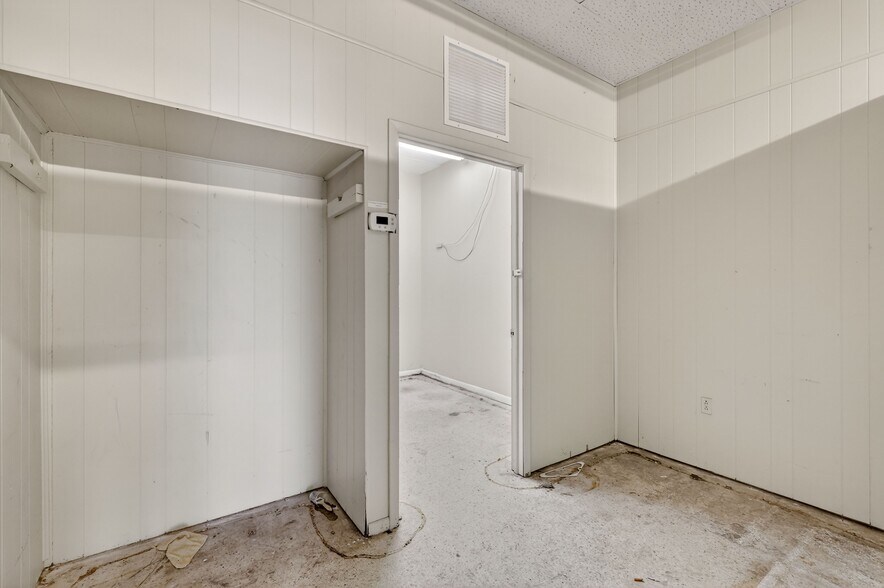 More Photos Of 1526 US Highway 441, Leesburg Auto Dealership For Sale