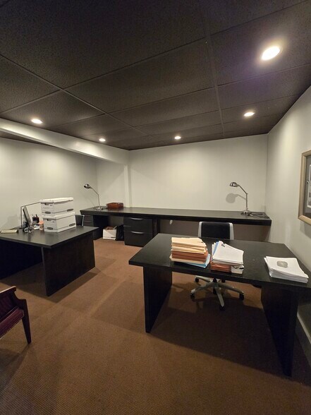 More Photos Of 2108 Airport Blvd, Mobile Office For Sale