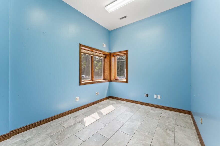 More Photos Of 5680 Central Ave, Portage Warehouse For Lease