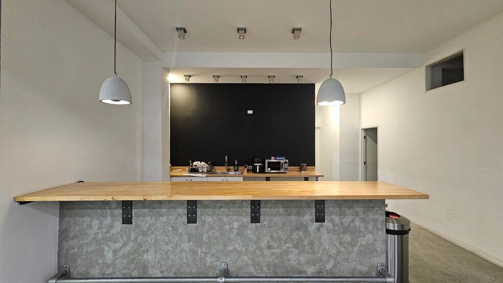 More Photos Of 161-163 NE 24th St, Miami Office For Lease