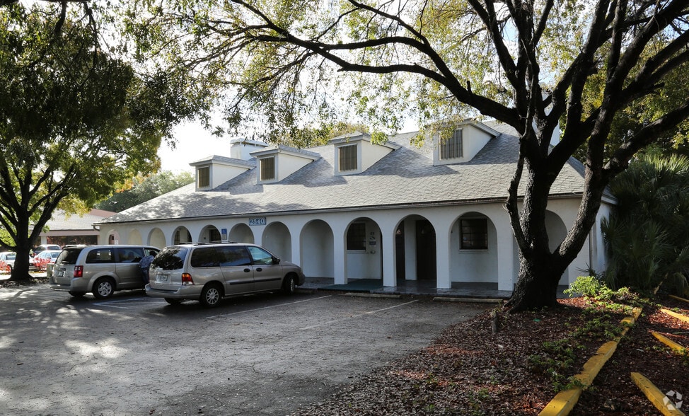 More Photos Of 2540 Winkler Ave, Fort Myers Office For Lease