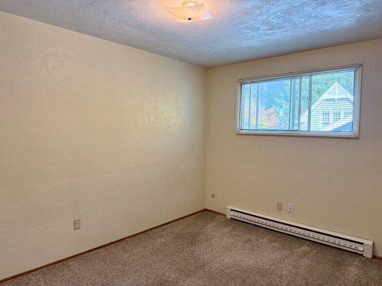 More Photos Of 426 NW 11th St, Corvallis Apartments For Sale