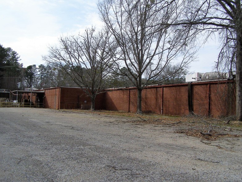 More Photos Of 2580 Highway 46, Heflin Warehouse For Lease
