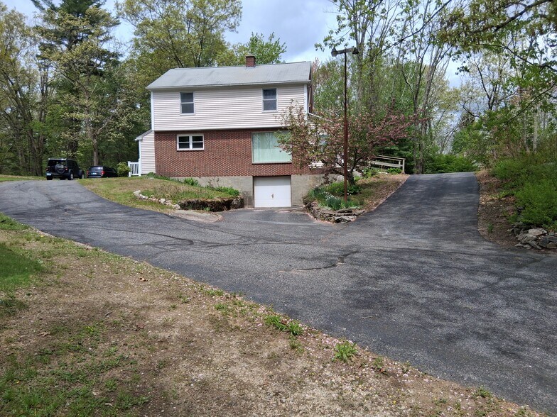 More Photos Of 327 Eddie Dowling Hwy, North Smithfield Apartments For Sale