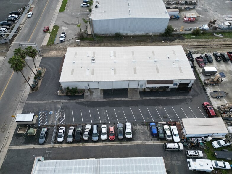 More Photos Of 4551 Grissom St, Bakersfield Warehouse For Sale