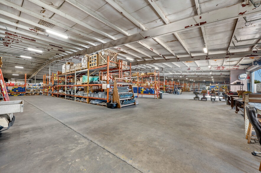 More Photos Of 5115 Frontage Rd N, Lakeland Manufacturing For Lease