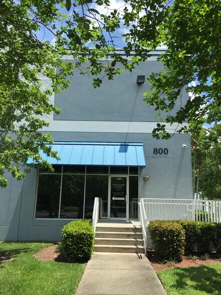 More Photos Of 800-900 International Pky, Sunrise Distribution For Lease