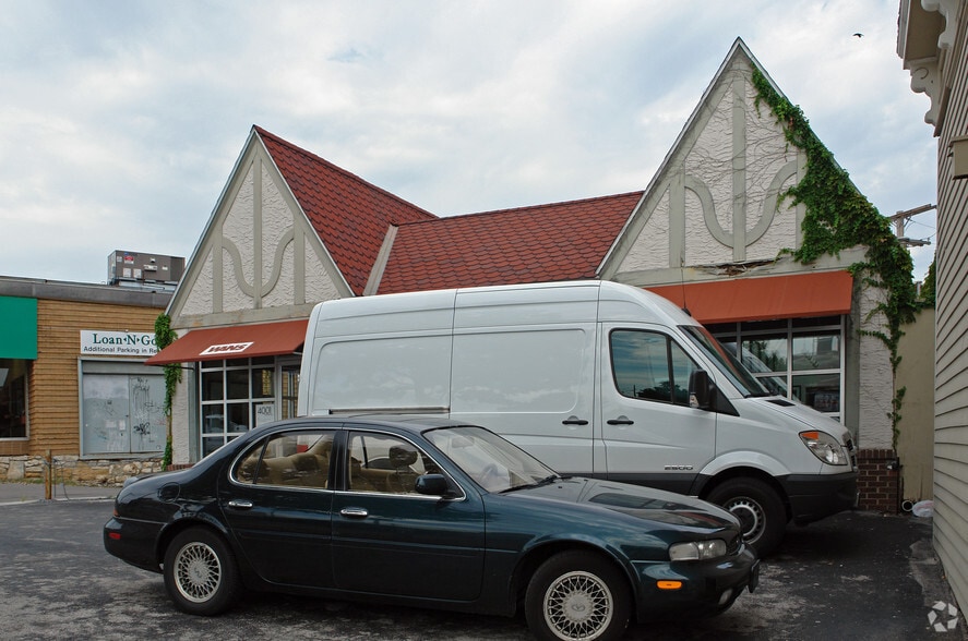 More Photos Of 325 W 40th St, Kansas City Unknown For Lease