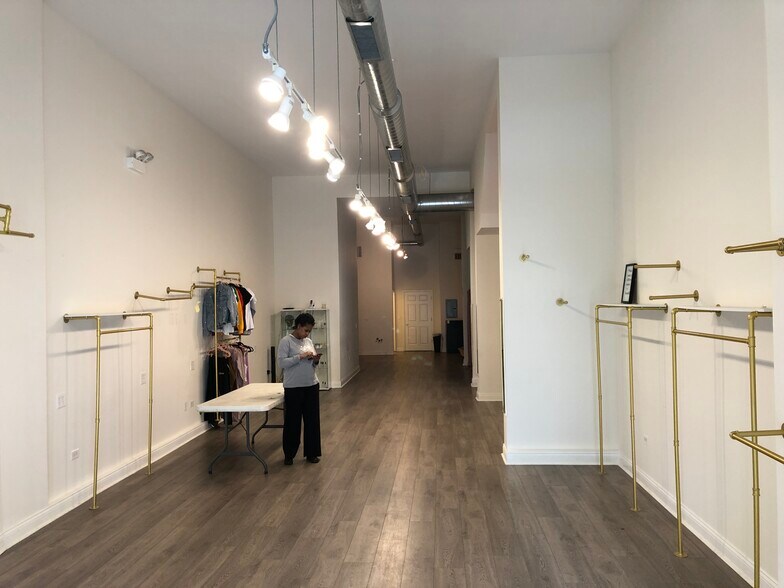 More Photos Of 2800-2802 W Chicago Ave, Chicago Apartments For Sale