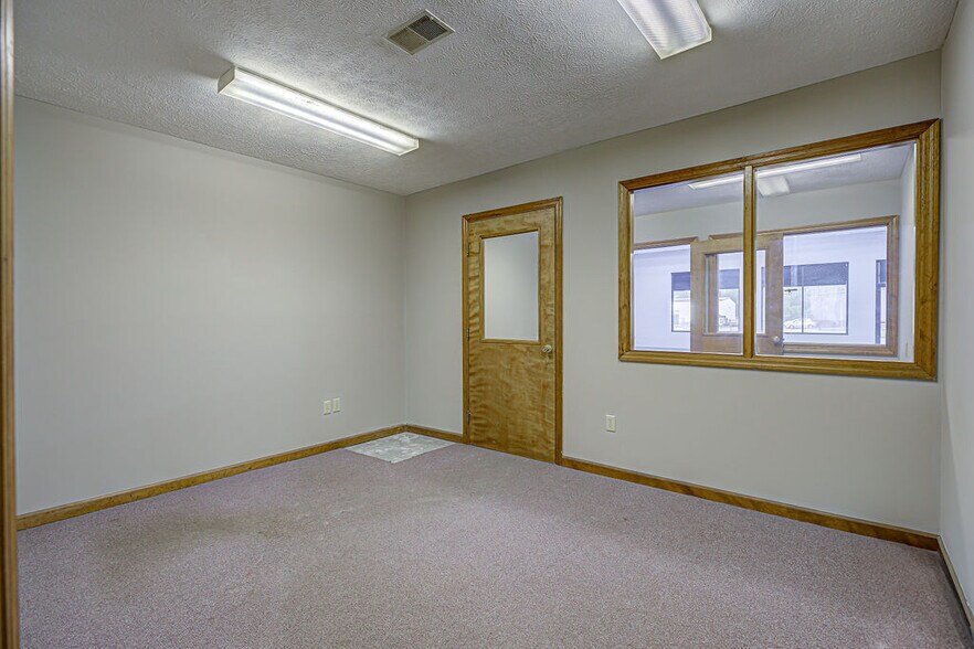More Photos Of 4420 S Dixie Hwy, Franklin Office For Sale