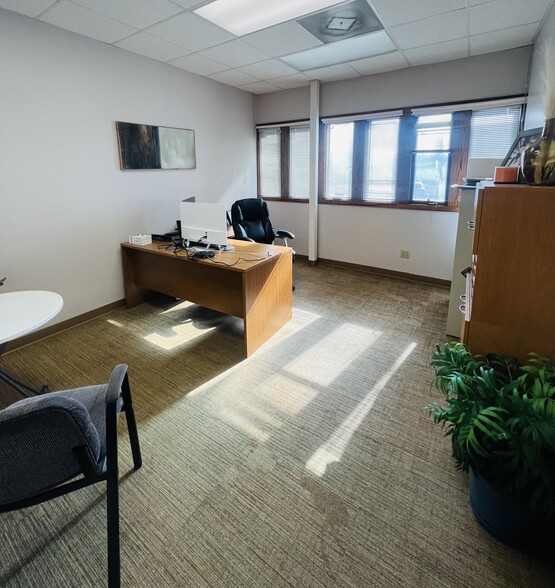 More Photos Of 4777 E State St, Rockford Medical For Sale