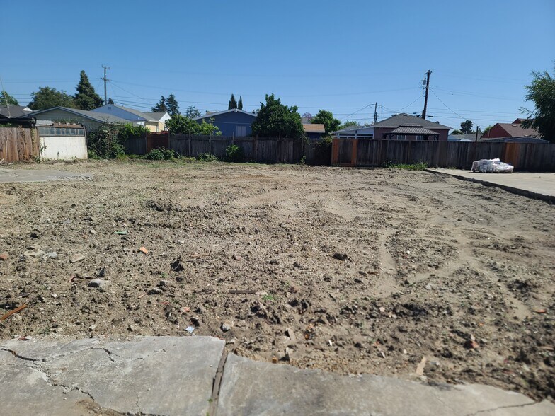 More Photos Of 867 E Lewelling Blvd, Ashland Land For Sale