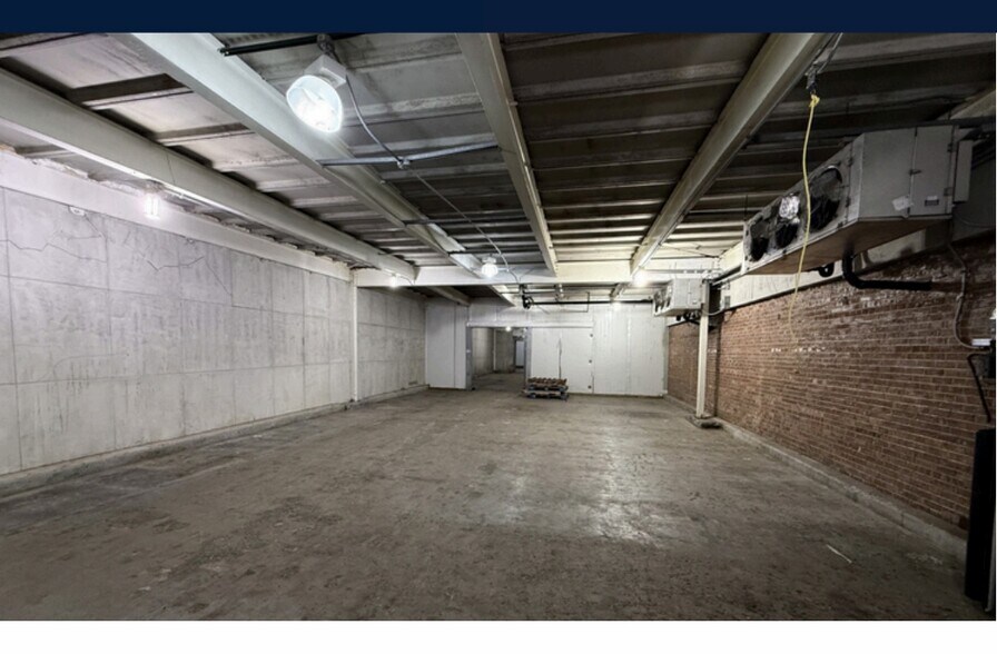 More Photos Of 2150 W Carroll Ave, Chicago Food Processing For Lease