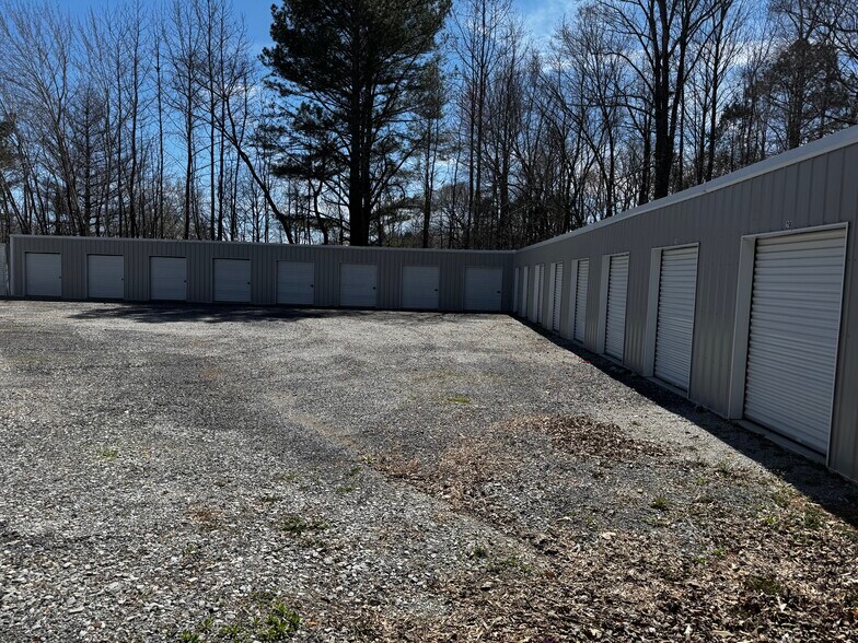 More Photos Of 2755 Highway 641 N, Paris Self Storage For Sale