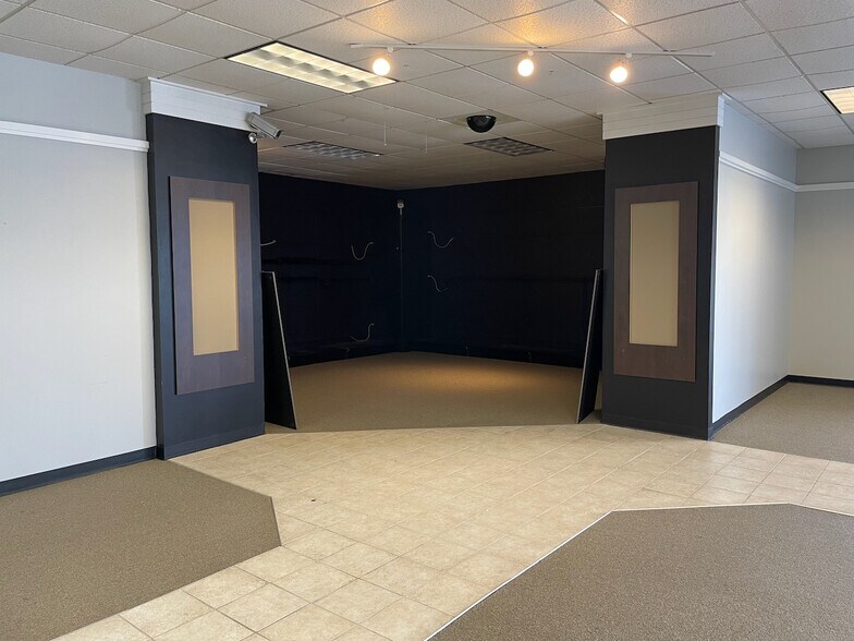 More Photos Of 3318 Mercer University Dr, Macon-Bibb Freestanding For Lease