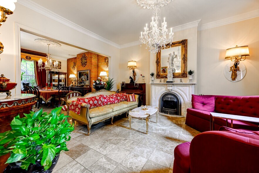 More Photos Of 1041-1043 Rue Berri, Montréal Storefront Retail Residential For Sale