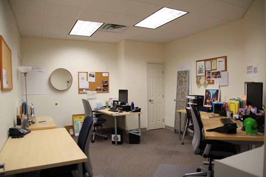 More Photos Of 15 Research Dr, Woodbridge Office For Lease