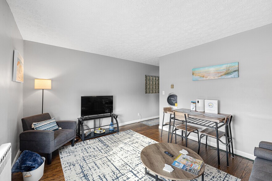 More Photos Of 201 3rd St, Fairport Harbor Hospitality For Sale