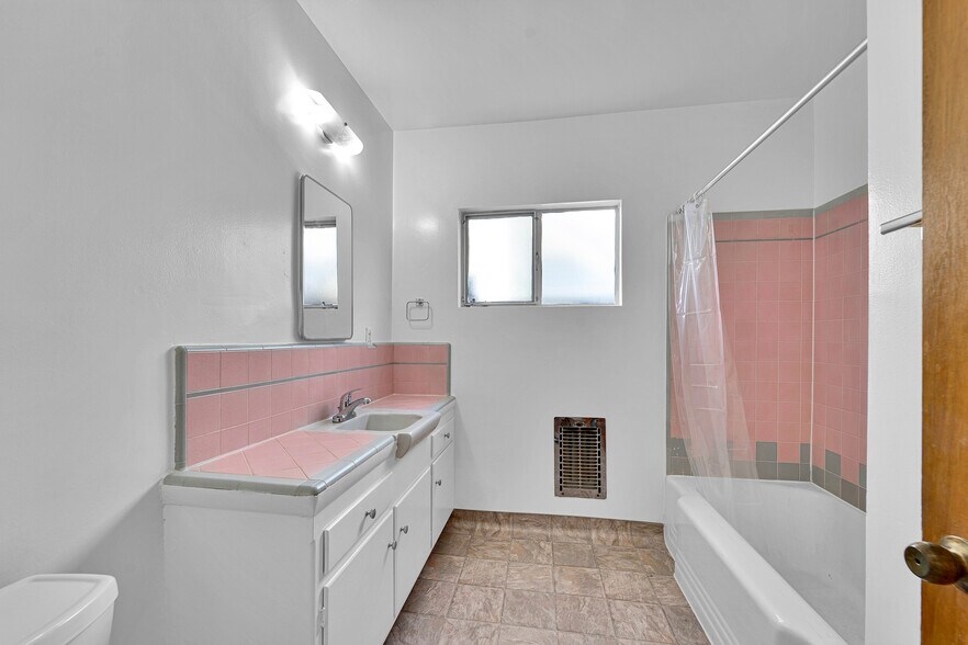 More Photos Of 938 15th St, Santa Monica Apartments For Sale