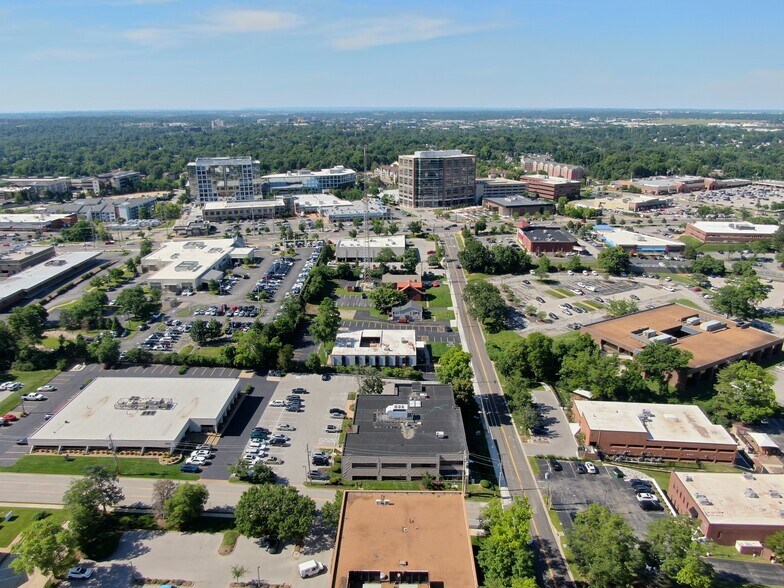 More Photos Of 711 Old Ballas Rd, Creve Coeur Medical For Sale