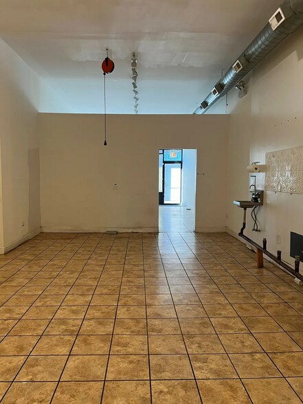 More Photos Of 1403-1411 W Irving Park Rd, Chicago Apartments For Lease