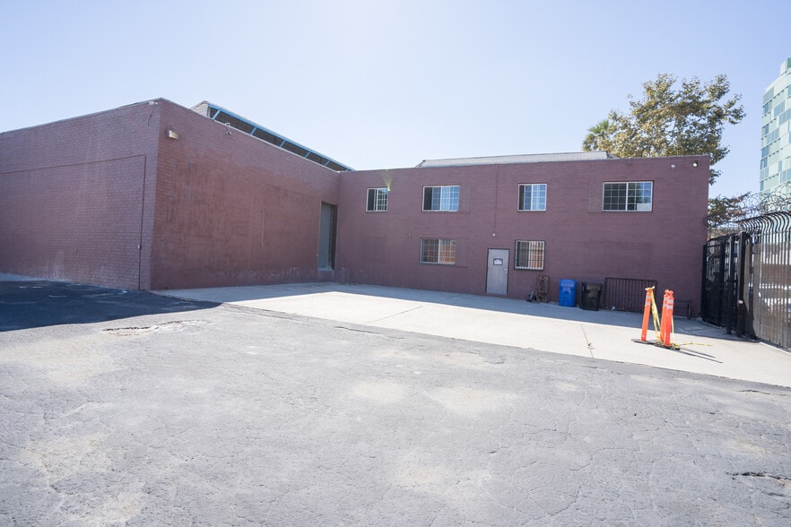 More Photos Of 540-564 S Crocker st, Los Angeles Industrial For Sale