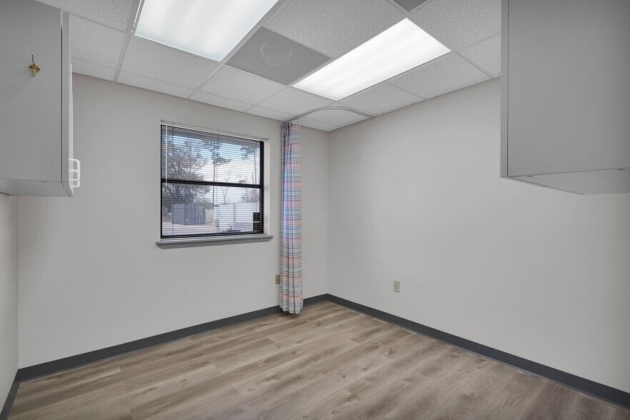 More Photos Of 3599 University Blvd S, Jacksonville Medical For Sale