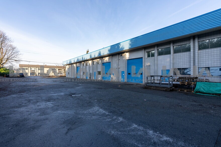 More Photos Of 9520 192nd St, Surrey Warehouse For Lease