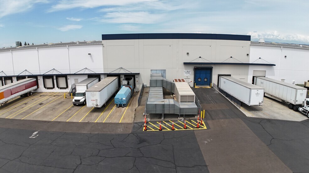 More Photos Of 10000 Alantown Dr, Roseville Manufacturing For Lease