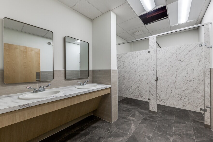More Photos Of 1735 Babcock Rd, San Antonio Office For Lease