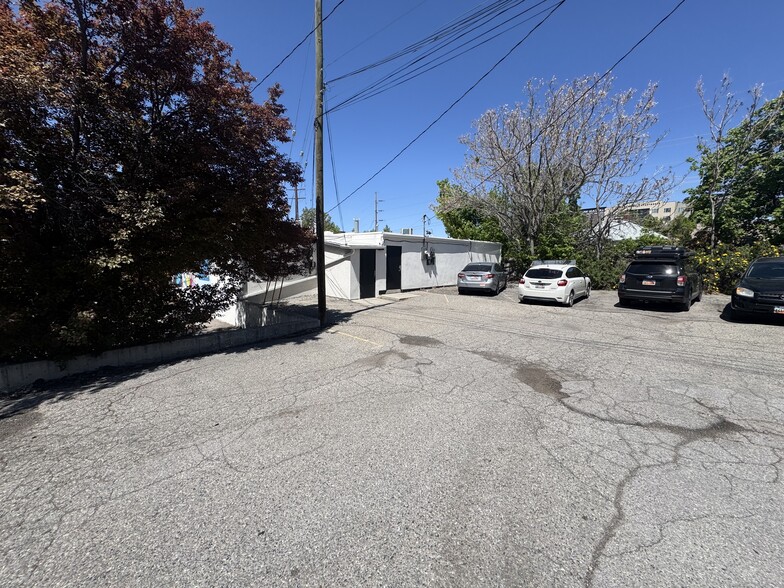 More Photos Of 2435 S Highland Dr, Salt Lake City General Retail For Lease