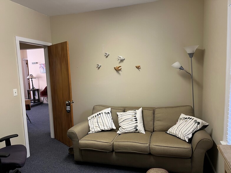 More Photos Of 9 Berkeley St, Norwalk Office Residential For Lease