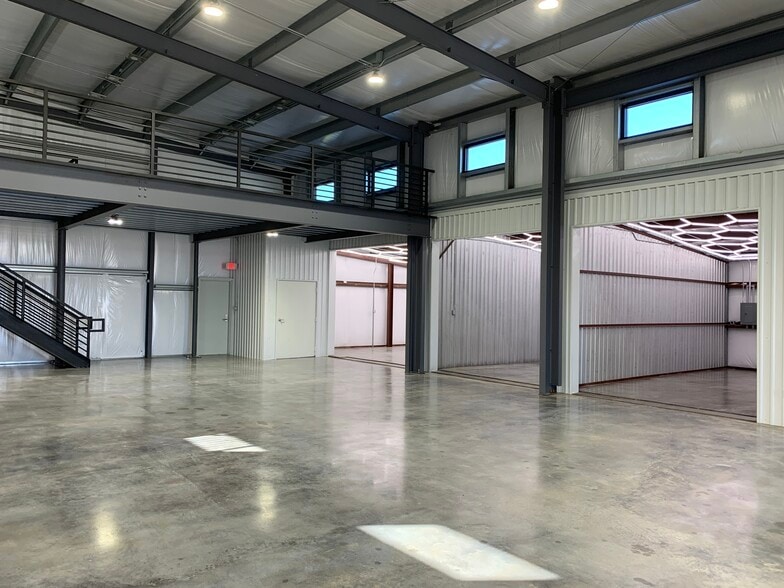 More Photos Of 10819 Paulus Dr, Houston Industrial For Sale