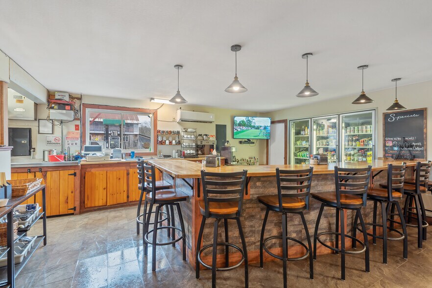 More Photos Of 2107 N Osceola Rd, Camden Service Station For Sale