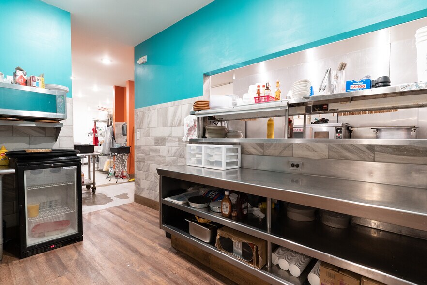 More Photos Of 1401 S Morley St, Moberly Restaurant For Sale